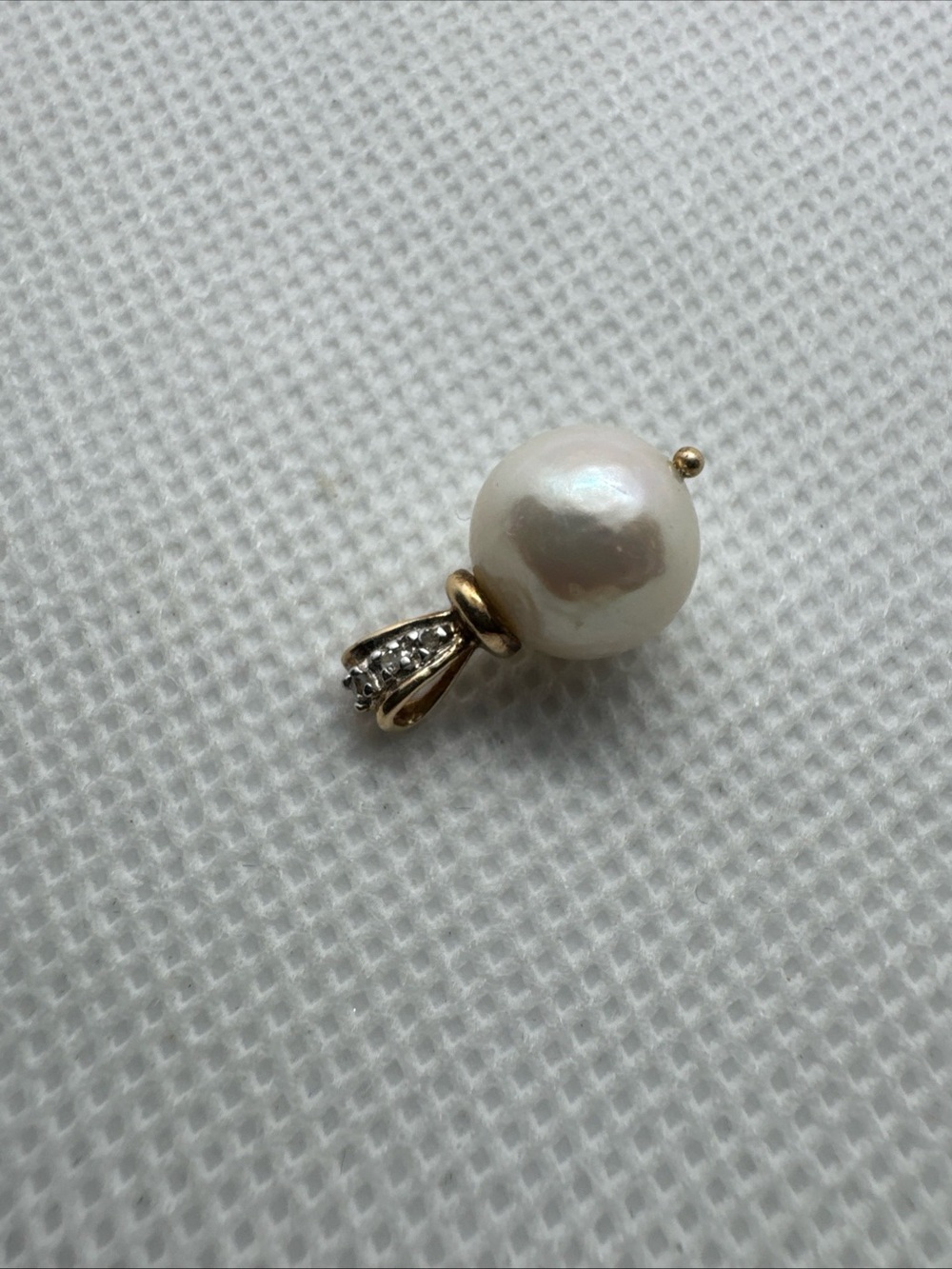 Vintage Solid 14K Yellow Gold Pendant With Diamond And Genuine 10MM Pearl - Picture 9 of 12